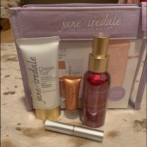Jane Iredale essential Products
